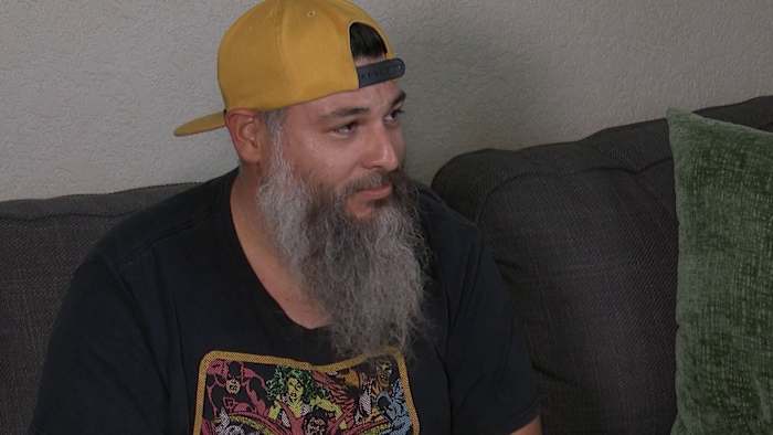 San Antonio Flood Survivor begint opnieuw op te bouwen na het verliezen van vrachtwagens, gereedschap