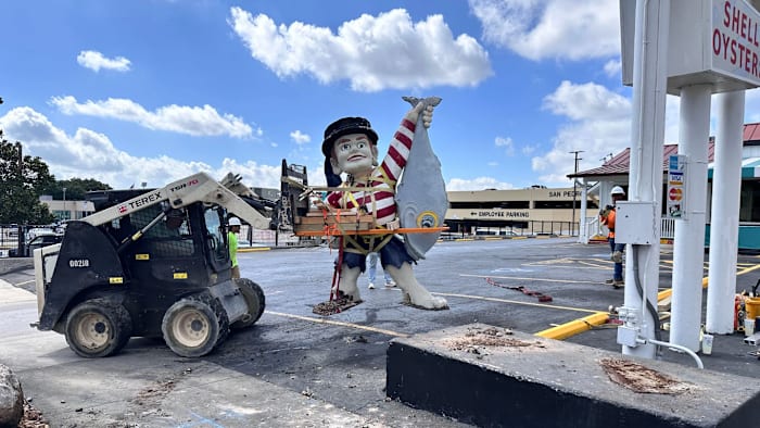 Sea Island Garnalen Huis herstellen van het iconische standbeeld op de oorspronkelijke locatie voor de verjaardag
