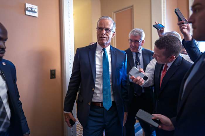 Senatoren bereiden zich voor op een werkweekend om de deadline van Trump te halen voor het doorgeven van zijn belasting en bezuinigingen
