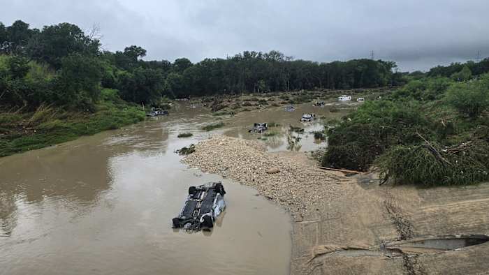 Stad San Antonio om onderzoek te starten naar overstromingen waarbij 13 mensen om het leven kwamen