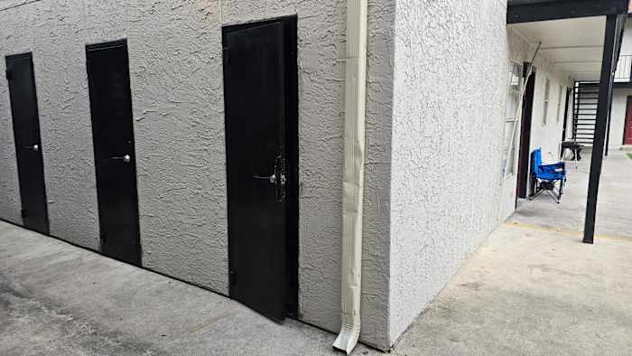 Teen Sex Assault slachtoffer opgesloten in opslagkast was verward, 'zweten', zegt buurman zegt