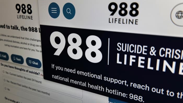 Trump -administratie die LGBTQ+ zelfmoordlijn elimineert binnen de algemene 988 hotline