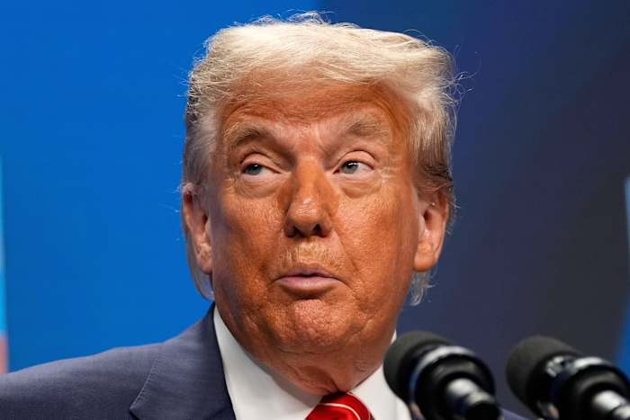 Trump valt de media aan voor het rapporteren van inlichtingenbeoordeling van Iran Strikes