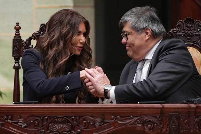 VS tekent overeenkomsten met Guatemala en Honduras om asielzoekers te nemen, zegt NOEM