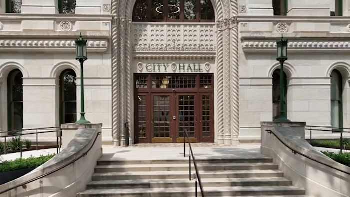 Voormalig District 2-kandidaten onder aanvragers om in te ondervinden voor McKee-Rodriguez tijdens zijn ouderschapsverlof