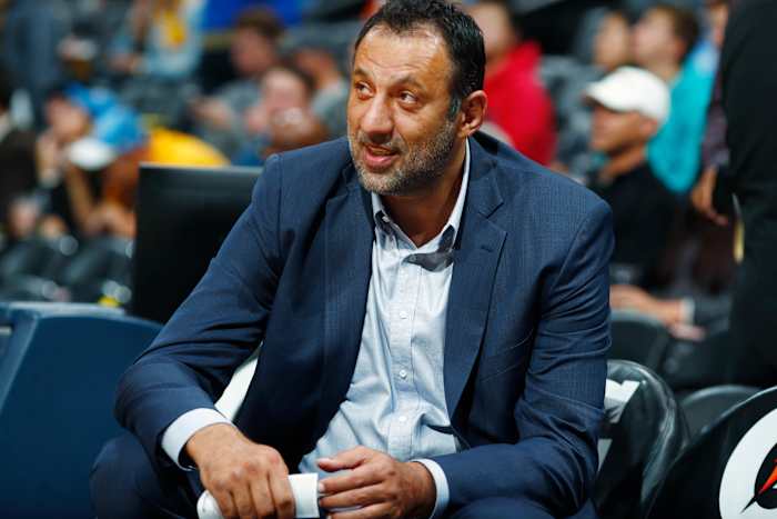 Voormalig NBA Great Vlade Divac breekt een heup in motorongeluk in Montenegro