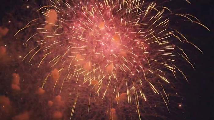 Vuurwerk staat open voor zaken in het seizoen zonder droogte-gerelateerde verbod