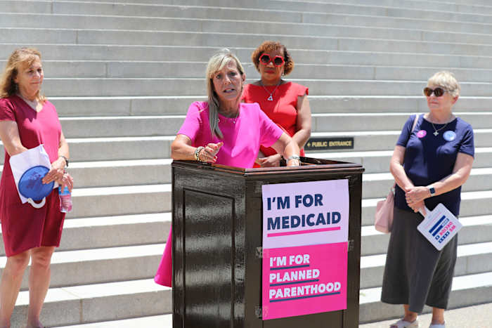 Wat te weten over staten die Medicaid -financiering blokkeren voor Planned Parenthood