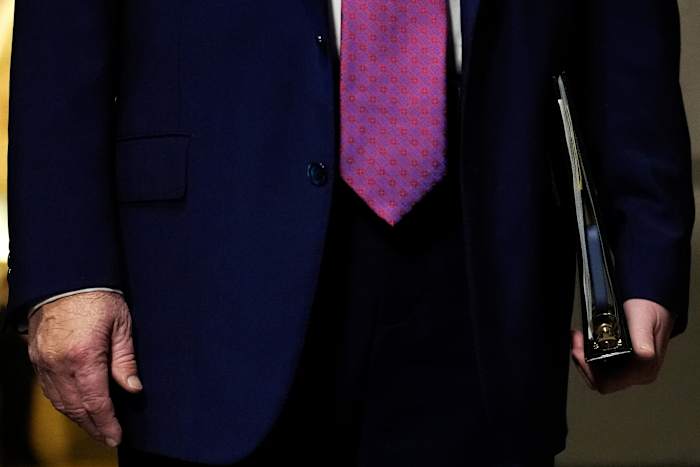 Wie belt? Een verslaggever, en het is vaak dat president Donald Trump antwoordt