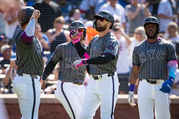 Alonso en Nimmo Power Mets tot 12-6 overwinningen op skidding yankees in Subway Series
