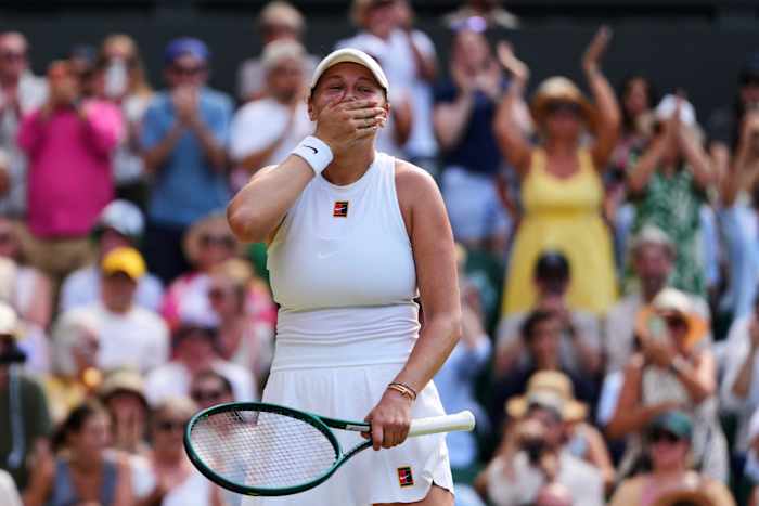 Amanda Anisimova storte nr. 1 Aryna Sabalenka in Wimbledon en wordt geconfronteerd met IGA Swiatek in de finale