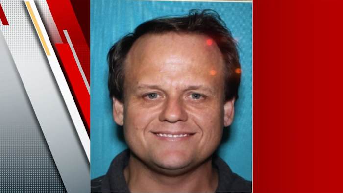 BCSO: de mens gezocht, beschuldigd van het vermoorden van vrouw, geknoei met bewijsmateriaal