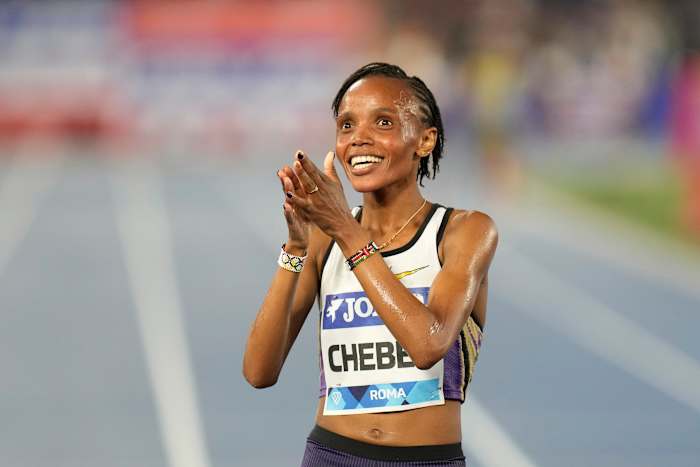 Beatrice Chebet vestigt het wereldrecord op 5.000 meter