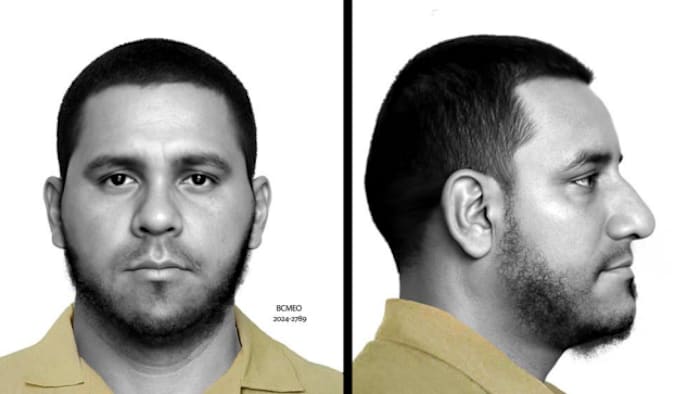 Bexar County Medical Examiner's Office zoekt hulp om de mens te identificeren die in San Antonio River is gevonden