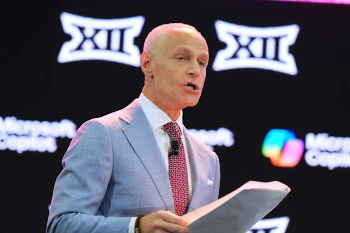 Big 12 commissaris verdubbelt de voorkeur voor 5-11 playoff-model als CFP uitbreidt