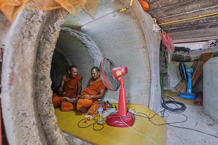 Cambodja-Thailand Conflict: Monniken, dansers en vrijwilligers bieden respijt aan terwijl geweld escaleert