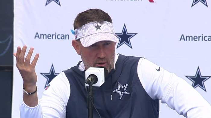 Cowboys -coach Brian Schottenheimer richt zich op voetbal te midden van Parsons Contract Drama