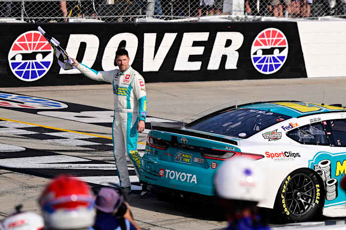 Denny Hamlin belooft 23xi racen zal doorgaan, antwoorden komen in december in de rechtbank strijd met NASCAR