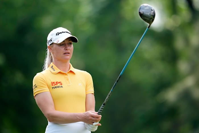Engelse golfer Charley Hull trekt zich terug uit het Eviaanse kampioenschap met ziekte na het instorten