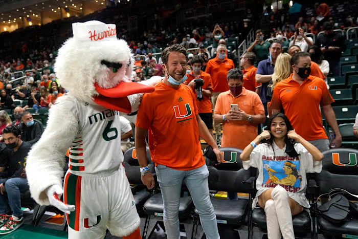 Fox Sport teams met Barstool Sports, inclusief optredens op 'Big Noon Kickoff'