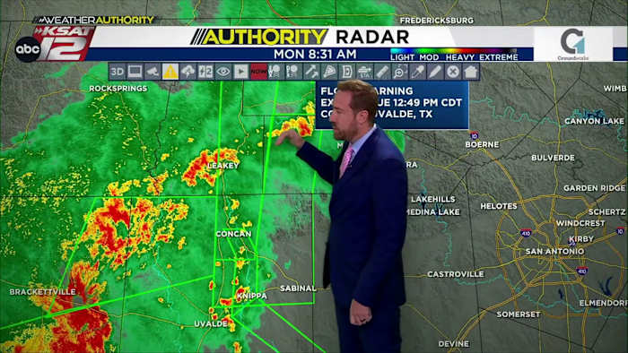 Frio River voorspelde nu een grote overstromingsstadium