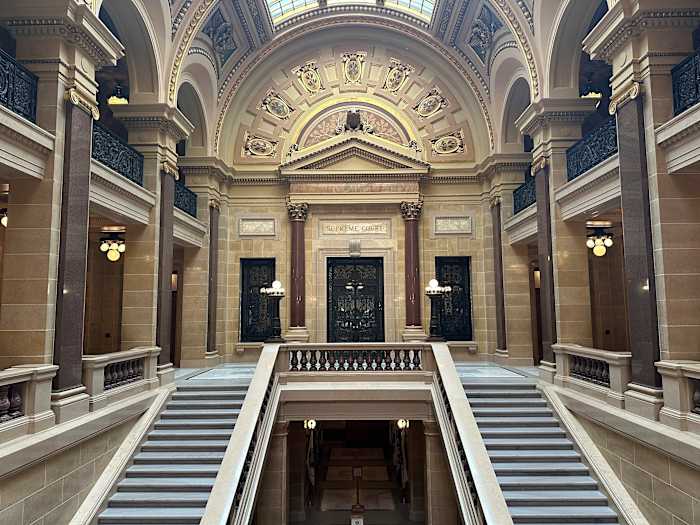 Het Hooggerechtshof van Wisconsin maakt de weg vrij voor een verbod op conversietherapie om te worden vastgesteld