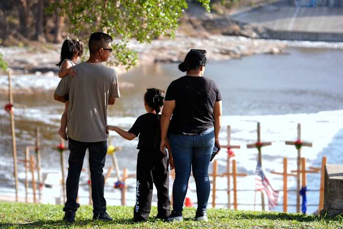 Hill Country Group om plannen aan te kondigen om fondsen te verspreiden voor voortdurende inspanningen voor overstromingen