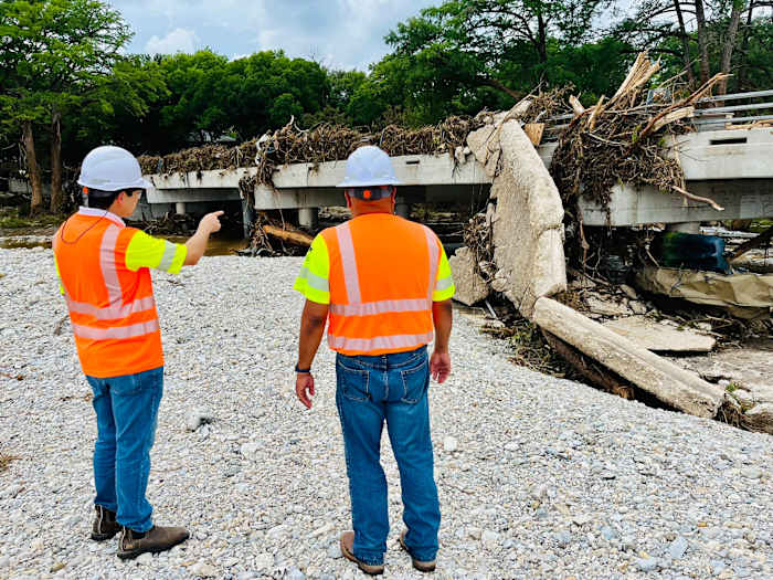 Hill Country Road Conditions: Highway 39 gesloten terwijl bemanningen wegen effenen verwoest door Guadalupe River Flooding