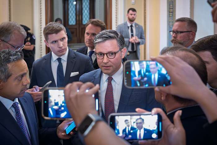 Huis eindigt sessie al vroeg als de Republikeinen botsen over Epstein -stemming