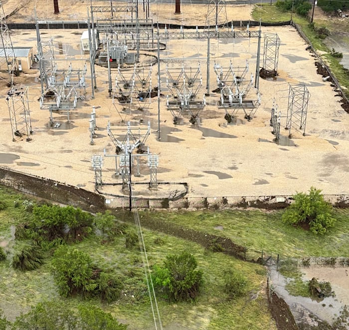 Huntsubstation achtergelaten onder 8 voet water na overstromingen van Hill Country, blijkt uit records dat reparaties maanden kunnen duren
