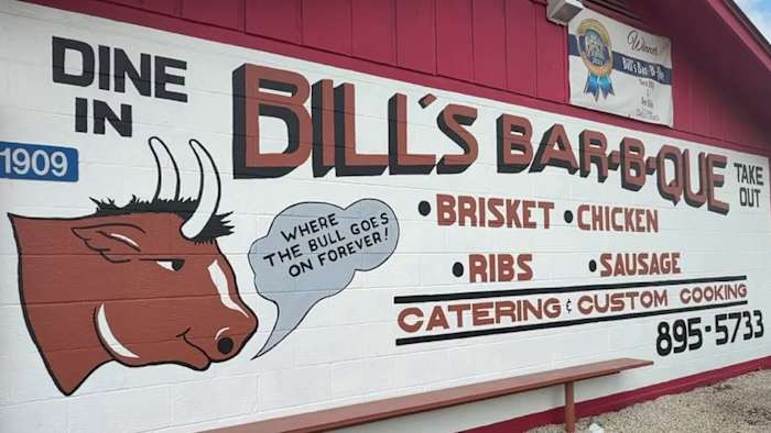 "Iedereen heeft hun grit": Ingram BBQ Restaurant onder verschillende gratis maaltijden voor het publiek