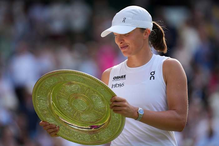 Iga Swiatek wint Wimbledon na een moeilijk jaar dat een dopingcase en een titel droogte omvatte