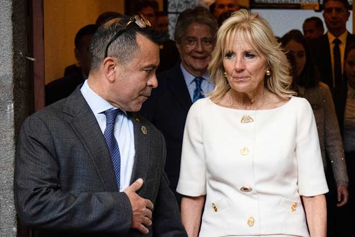 Jill Biden Aide roept de vijfde op om de getuigenis in het Republikeinse onderzoek te weigeren