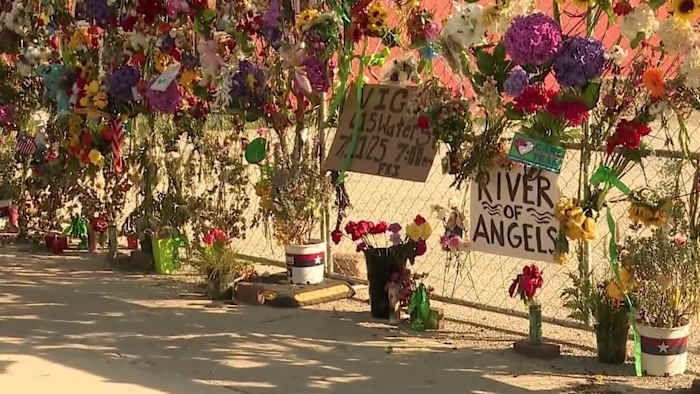 Kaarslicht Vigil gehouden in Kerrville ter ere van slachtoffers van 4 juli overstroming