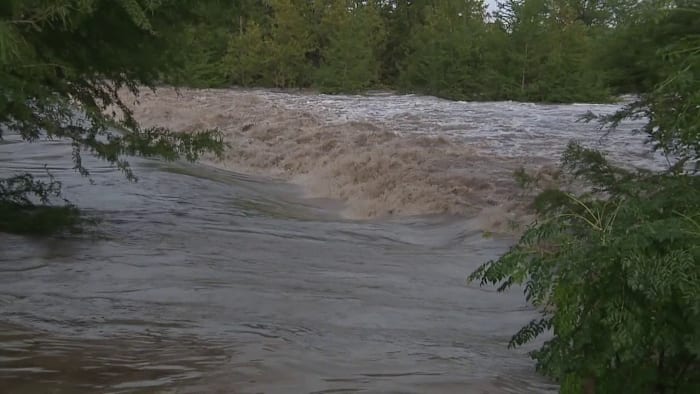 Kenneth Arthur Crossing nu redelijk na overstromingen van Uvalde County, zeggen ambtenaren
