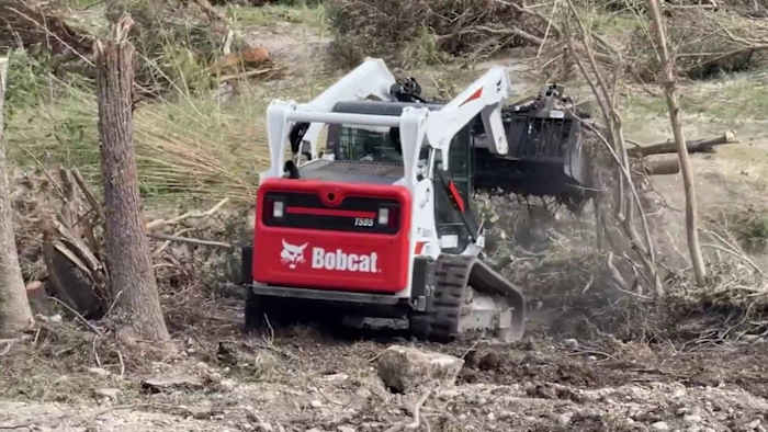 Kerrville -bedrijven, vrijwilligers leiden herstelinspanningen na dodelijke overstromingen van Hill Country