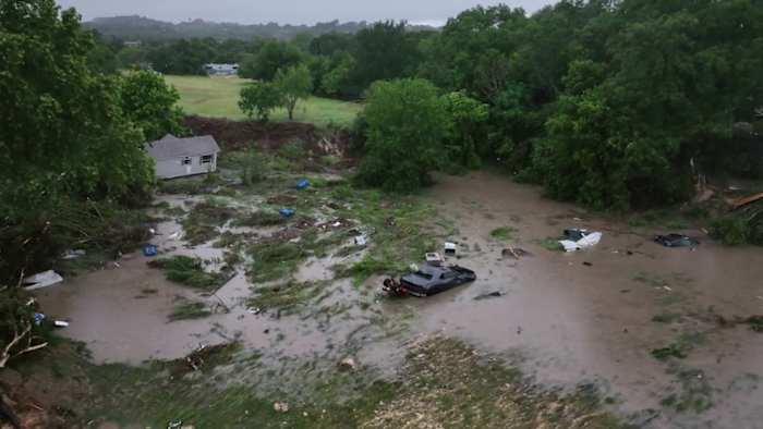 Kerrville verklaart de watervoorziening door overstromingsschade