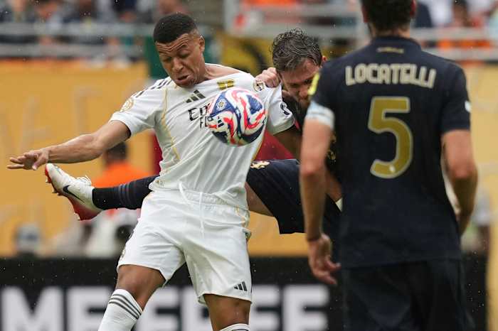 Kylian Mbappé maakt zijn Club World Cup -debuut in de overwinning van Real Madrid op Juventus