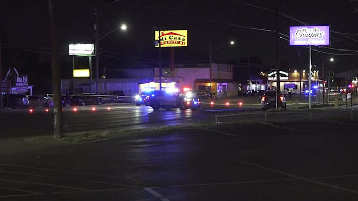 Man geraakt, gedood tijdens het lopen over Bandera Road, zegt de politie van San Antonio