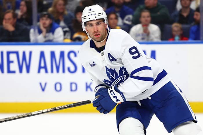 Maple Leafs ondertekenen tavares opnieuw, Oilers houden Frederic op lange termijn en NHL-transacties worden aan het rollen