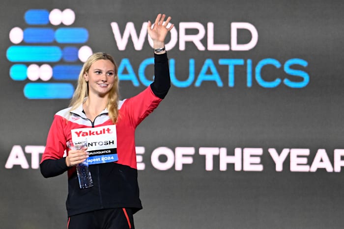 McIntosh gaat voor 5 individuele gouden op Wereldkampioenschappen met Olympics in Los Angeles in zicht