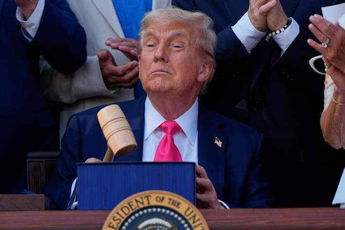 Met havel in de hand beitelt Trump weg naar de kracht van een congres congres