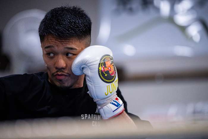 Nakatani, een rijzende ster in de gouden eeuw van het Japanse boksen, is vastbesloten om Inoue uit te slaan