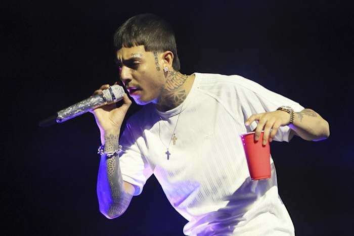 Natanael Cano breidt zijn geluid uit met een nieuw album 'Porque La Demora'