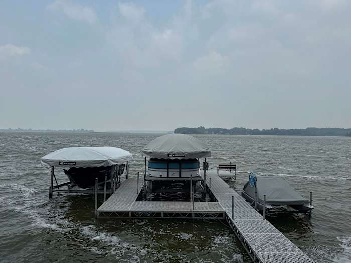 Ongezonde rook van Canadese bosbranden dekt de bovenste Midwest af wanneer mensen buiten willen zijn