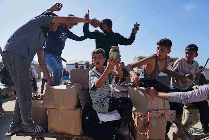 Organisatie ontkent AP -rapport dat Amerikaanse aannemers op haar Gaza Food Distribution Sites Live Ammo gebruikten