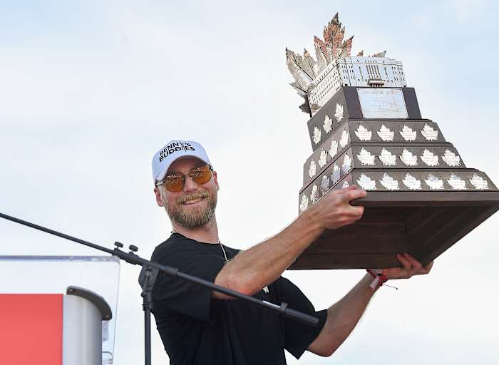 Playoff MVP Sam Bennett is het eens over 8-jarige contract van $ 64 miljoen om bij Florida Panthers te blijven