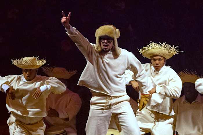 Puerto Ricans Hope op verandering als Bad Bunny zingt over de onrust en identiteit van het eiland