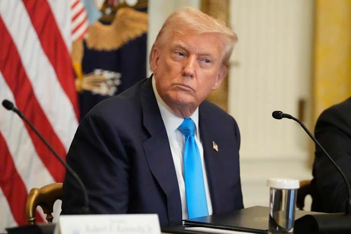 Rechter beveelt Trump -administratie om uit te leggen waarom het bevel om de stem van Amerika te herstellen niet werd gevolgd