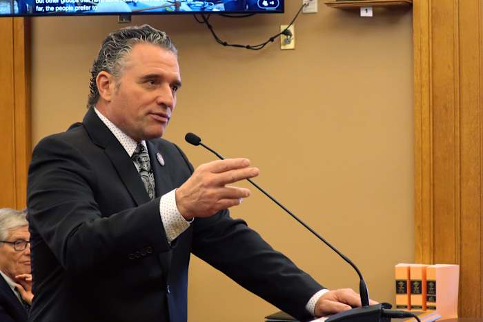 Republikeinse Senaatspresident van Kansas kondigt 2026 GUBERNATORIAAL BID aan